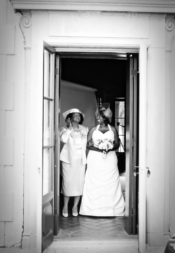 Mother of the Bride walking down aisle, Villa del Sol d'Oro, Sierra Madre, California, Hazelnut photography Wedding party and ceremony