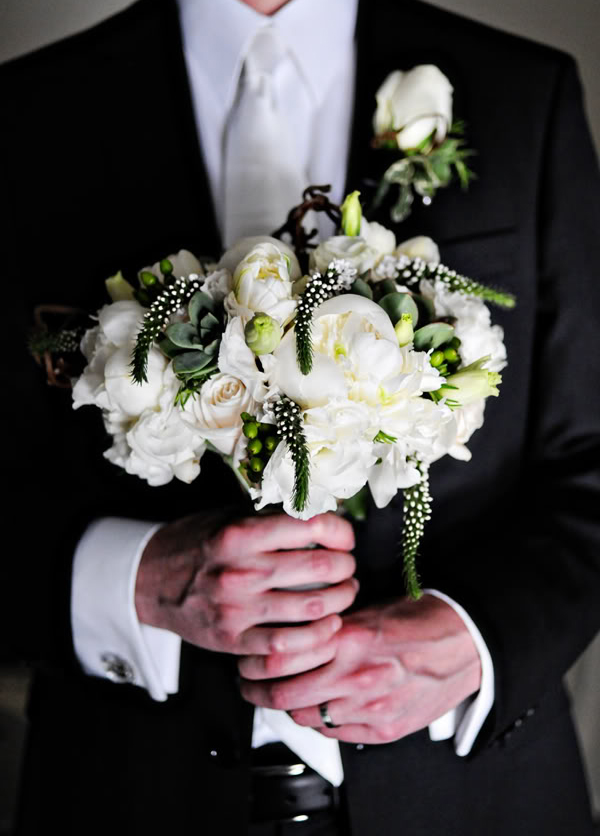 Groom holding White and Green Bridal Bouquet, Villa del Sol d'Oro, Sierra Madre, California, Hazelnut photography doug38