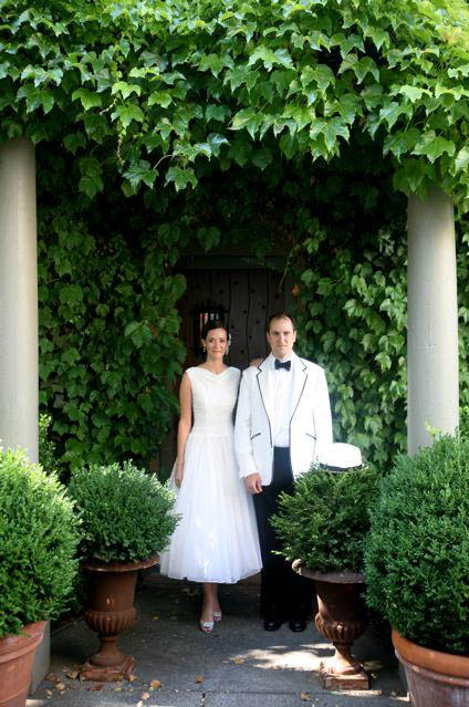 Bride and groom in greens