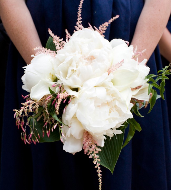 White and Pink bridesmaids bouquet, Wainright House wedding venue, Rye New York, Lyndsey Hamilton Events, Christian Oth Studio VU0C0820