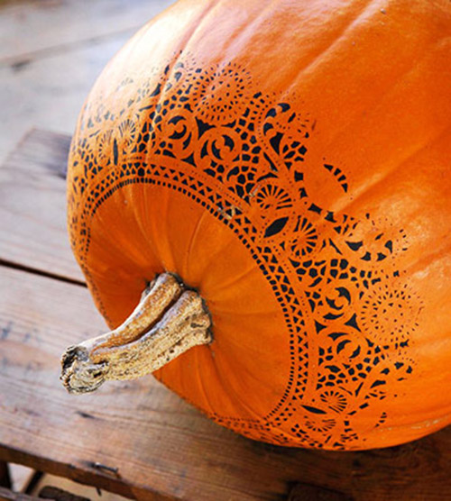 pumpkin with lace stencil p_100964026