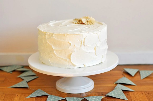 Simple wedding cake frosting