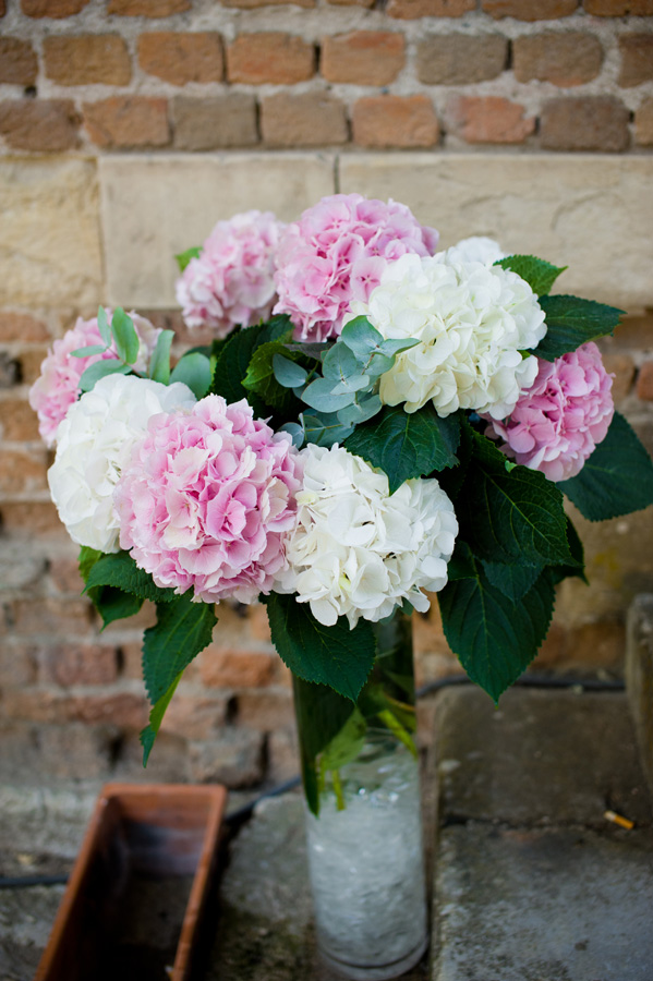 white pink hydrangeas weddings centerpieces, Chateau de la Ferte Saint Aubin, Amy Punky photography, Atelier Diagonale