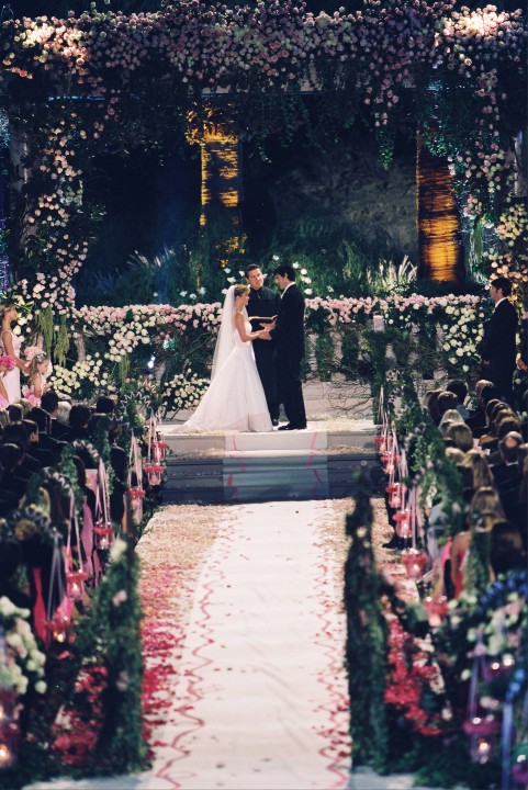 Bachelorette wedding ceremony, white and pink details, pink and white lined aisle, trista rhen, ryan sutter, trista sutter, mindy weiss