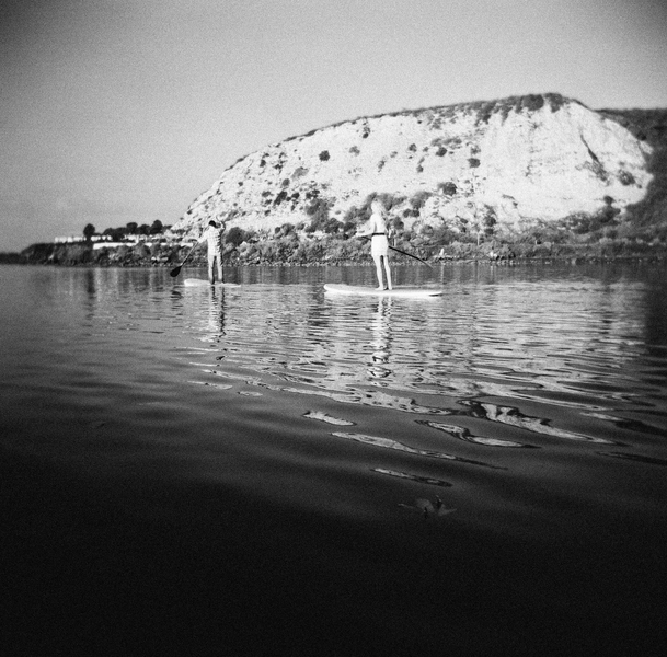 unique engagement photo ideas, engagement photo ideas, paddleboarding photos