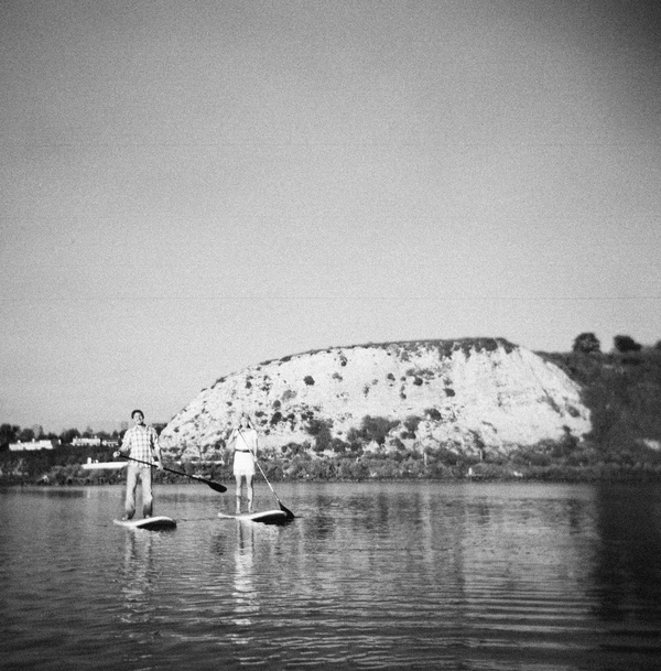 unique engagement photo ideas, engagement photo ideas, paddleboarding photos
