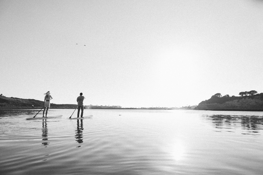 unique engagement photo ideas, engagement photo ideas, paddleboarding photos