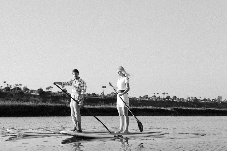 unique engagement photo ideas, engagement photo ideas, paddleboarding photos
