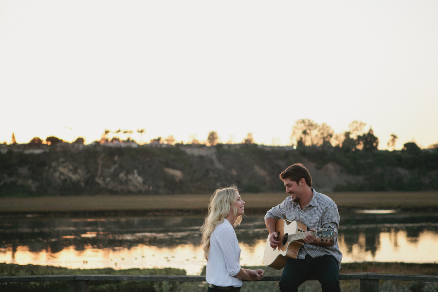 unique engagement photo ideas, engagement photo ideas, paddleboarding photos