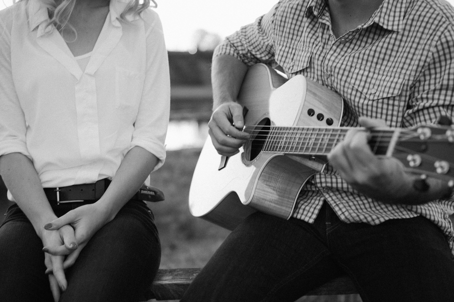 unique engagement photo ideas, engagement photo ideas, paddleboarding photos