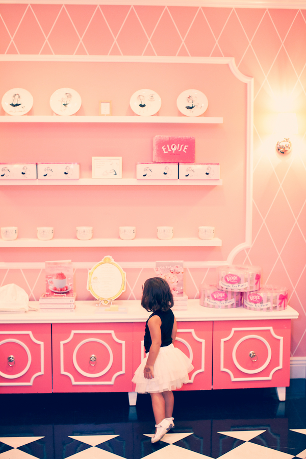 baby shoot, baby girl shoot, Eloise at the plaza, Plaza themed shoot