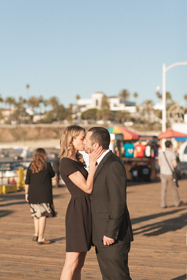 Engagement inspiration, southern california engagement inspiration, boardwalk engagement inspiration, Santa monica Boardwalk, what to wear in your engagment shoot
