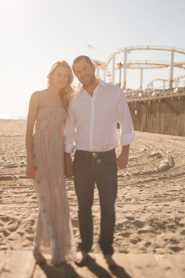 Engagement inspiration, southern california engagement inspiration, boardwalk engagement inspiration, Santa monica Boardwalk, what to wear in your engagment shoot