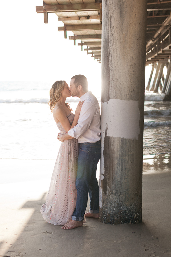 Engagement inspiration, southern california engagement inspiration, boardwalk engagement inspiration, Santa monica Boardwalk, what to wear in your engagment shoot