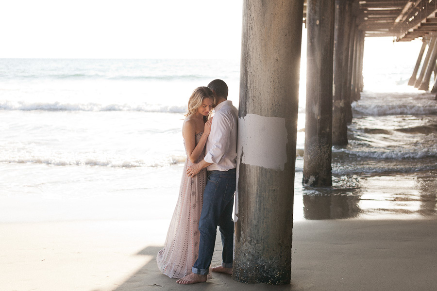 Engagement inspiration, southern california engagement inspiration, boardwalk engagement inspiration, Santa monica Boardwalk, what to wear in your engagment shoot