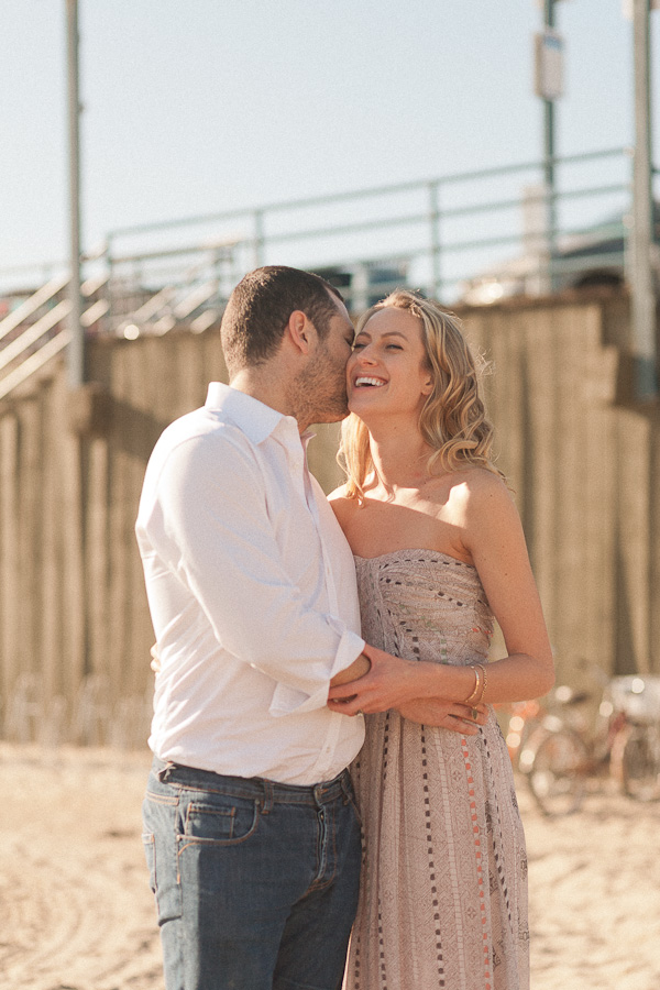 Engagement inspiration, southern california engagement inspiration, boardwalk engagement inspiration, Santa monica Boardwalk, what to wear in your engagment shoot
