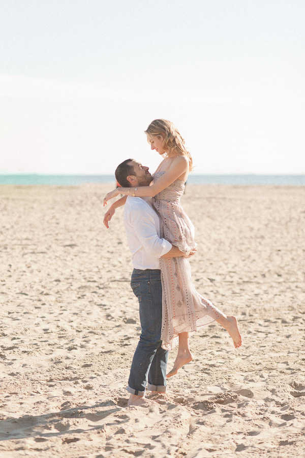 Engagement inspiration, southern california engagement inspiration, boardwalk engagement inspiration, Santa monica Boardwalk, what to wear in your engagment shoot