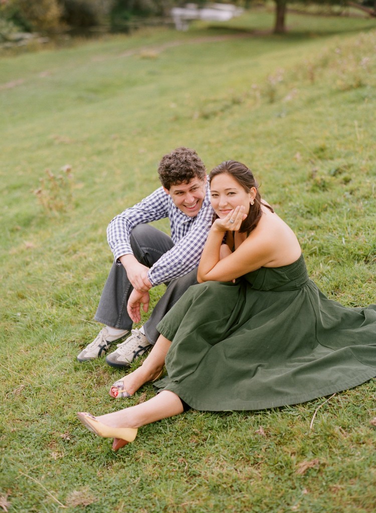 English countryside anniversary shoot, Cambridge Anniversary Shoot, Green wedding inspriation,