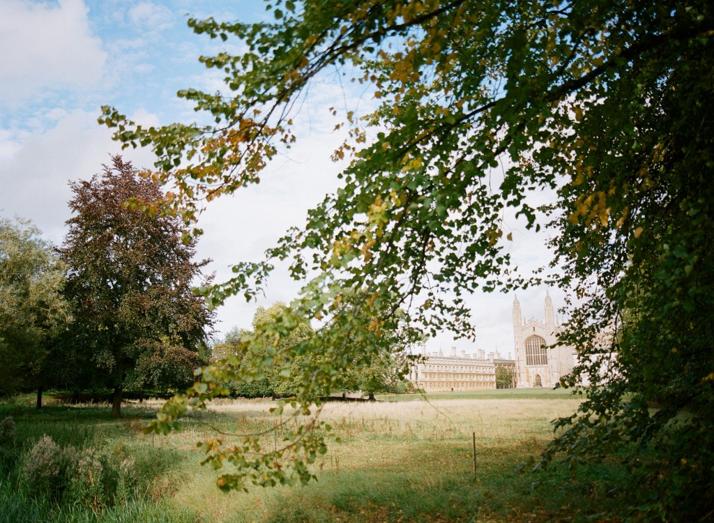 English countryside anniversary shoot, Cambridge Anniversary Shoot, Green wedding inspriation,