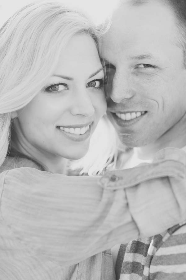 San Francisco engagement session, Bay Area engagement, red, white, blue, beach, sand, sun, peaceful, city life