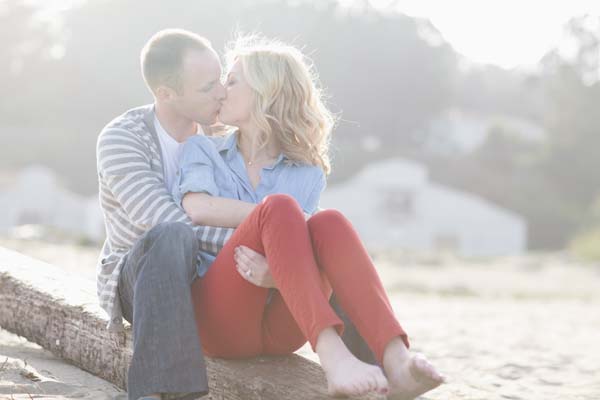 San Francisco engagement session, Bay Area engagement, red, white, blue, beach, sand, sun, peaceful, city life