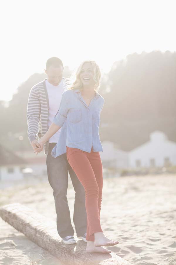 San Francisco engagement session, Bay Area engagement, red, white, blue, beach, sand, sun, peaceful, city life