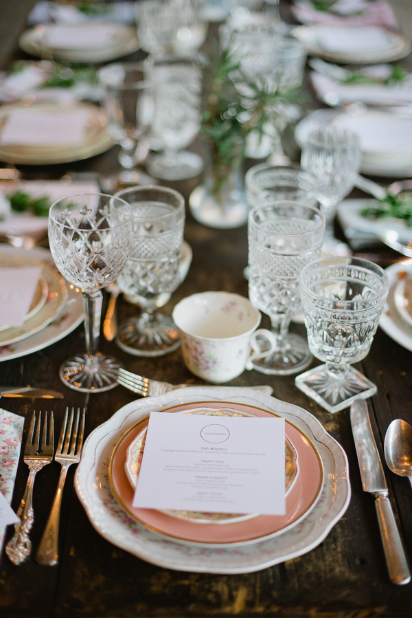Backyard sustainable dinner party, vintage glassware, mix and match glasses, greenery __Brandi_Welles_Photographer_20121030huntandgather00051PRINT_low