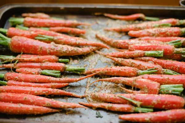 Backyard sustainable dinner party, carrots __Brandi_Welles_Photographer_20121030huntandgather00186PRINT_low
