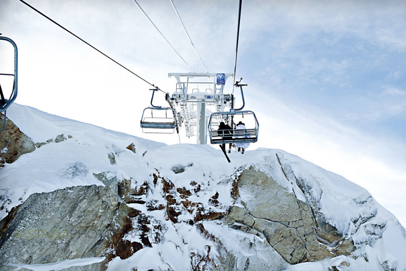 ski slope inspired wedding, Peak 2 Peak Gondola, British Columbia, Canada