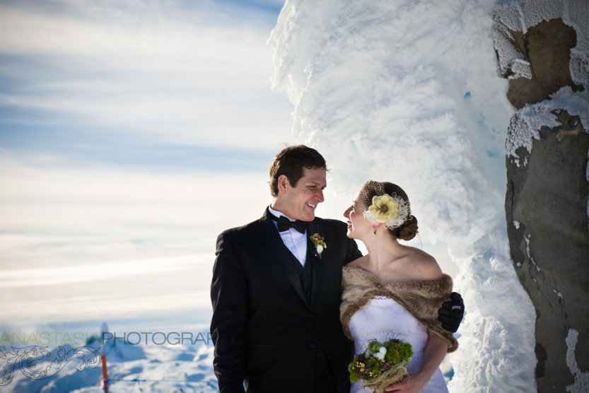 winter wedding inspiration, snowy wedding inspiration, Peak 2 Peak Gondola, British Columbia, Canada, wedding fur shrug