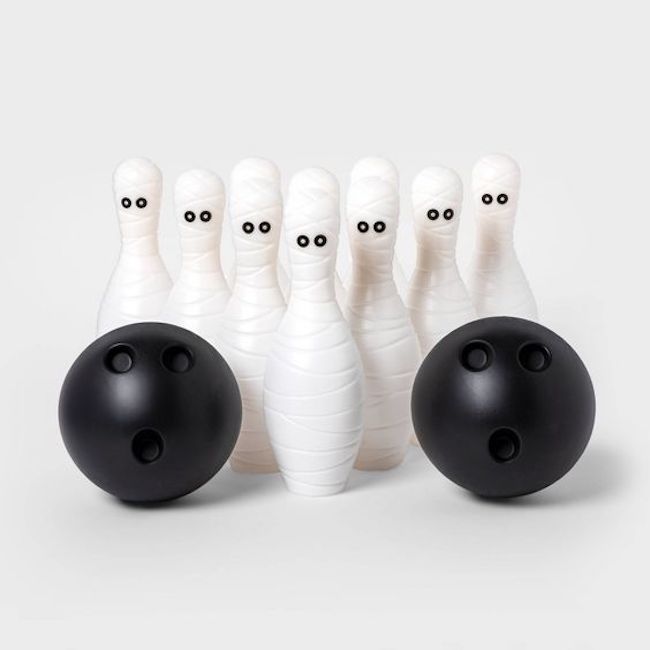 Your Guide To Hosting A Tasteful Halloween Party