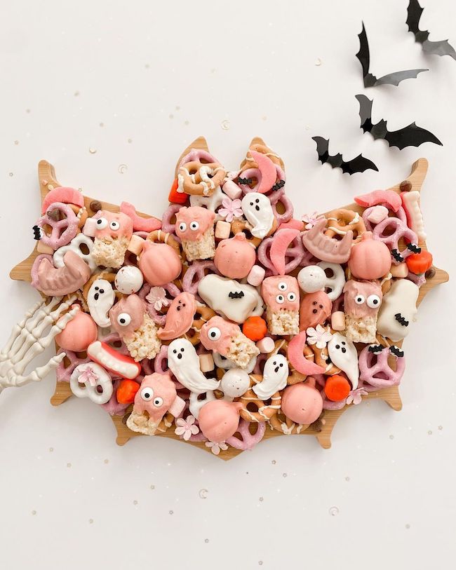 Your Guide To Hosting A Tasteful Halloween Party