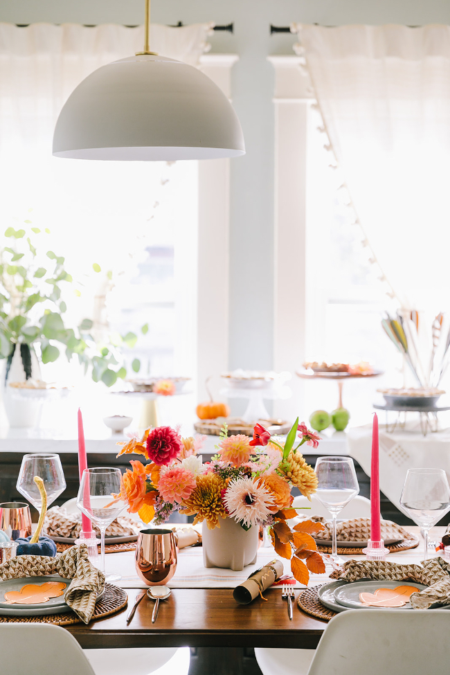 A Modern & Colorful 2021 Thanksgiving Celebration