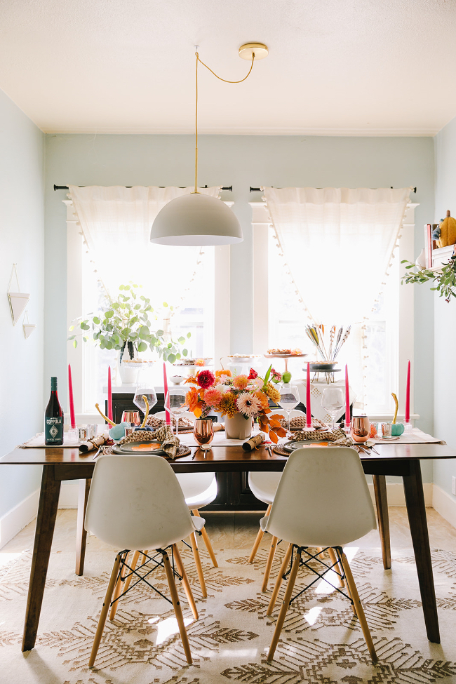 A Modern & Colorful 2021 Thanksgiving Celebration