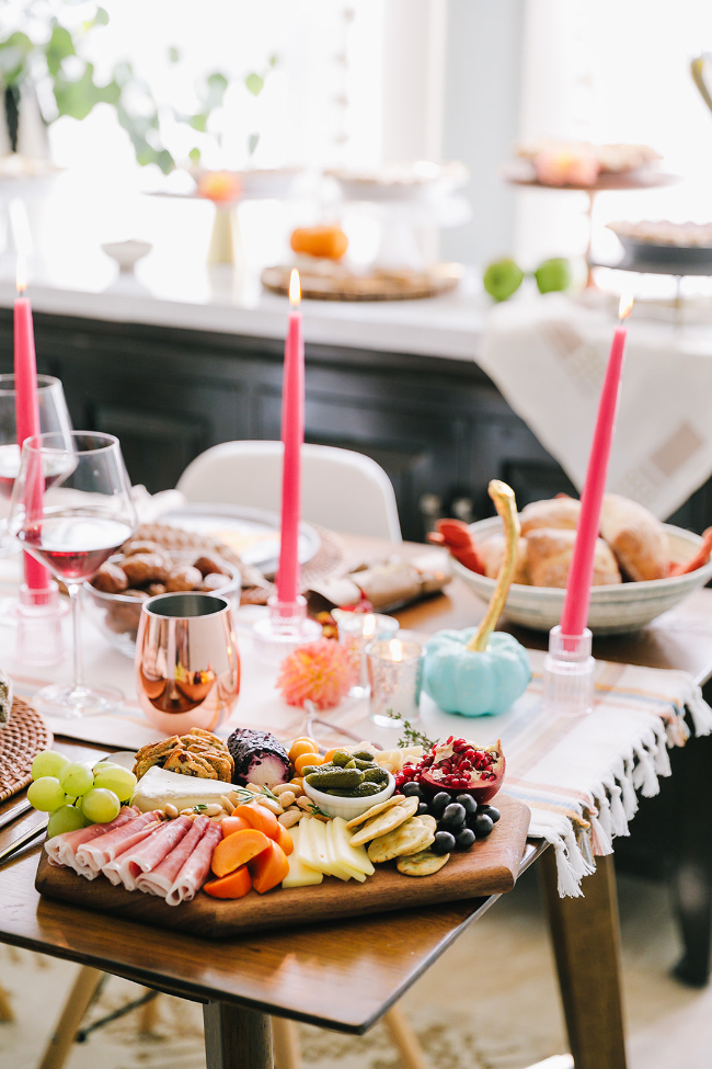 A Modern & Colorful 2021 Thanksgiving Celebration