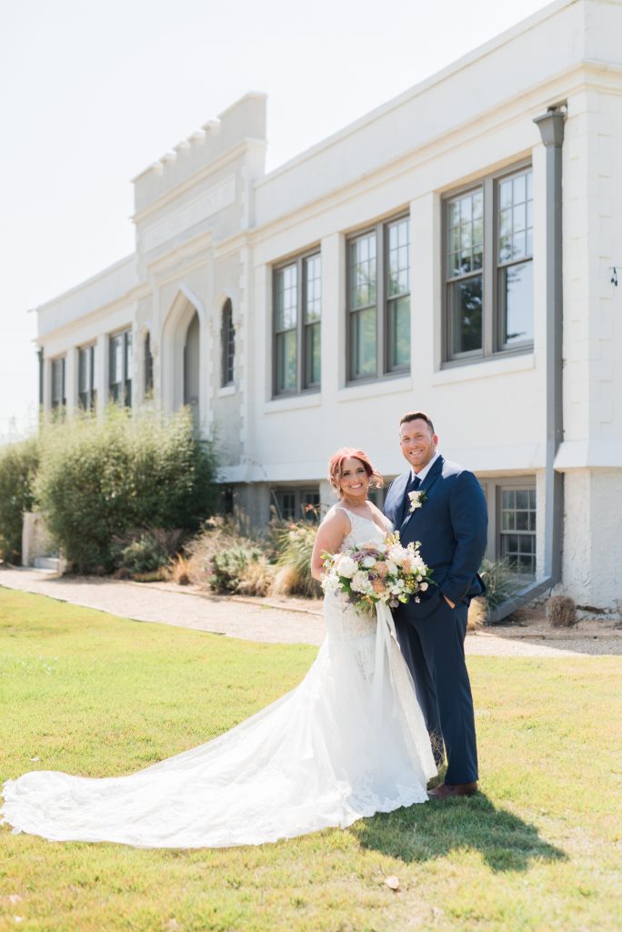 Everything's Bigger In Texas Big Fake Wedding Dallas