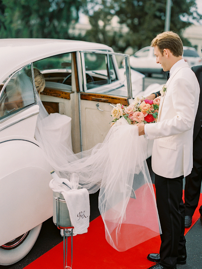 Colorful Seaside Wedding Planned In Four Weeks