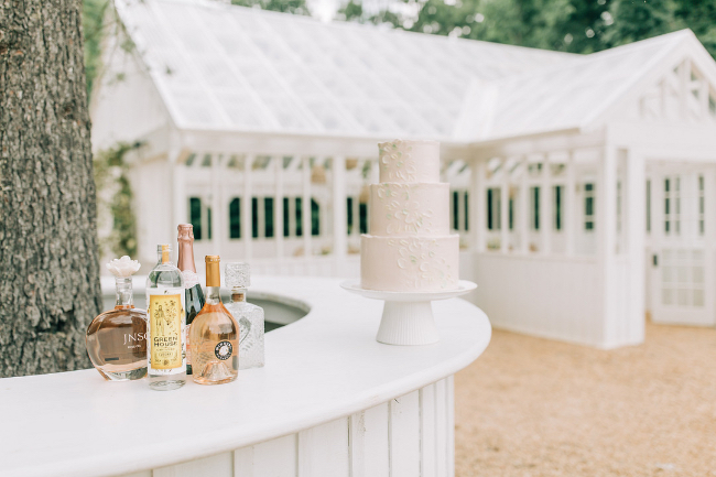 Soft Perfection Of Summery Yellow Wedding Editorial