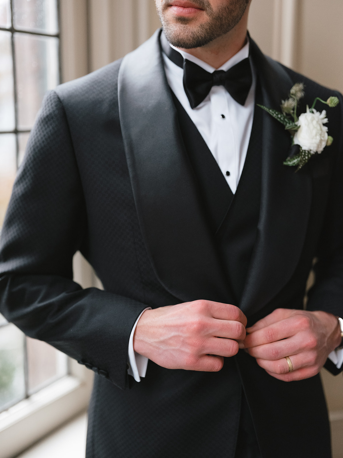 A Fairytale Wedding in Seattle with Tim Burton Inspiration