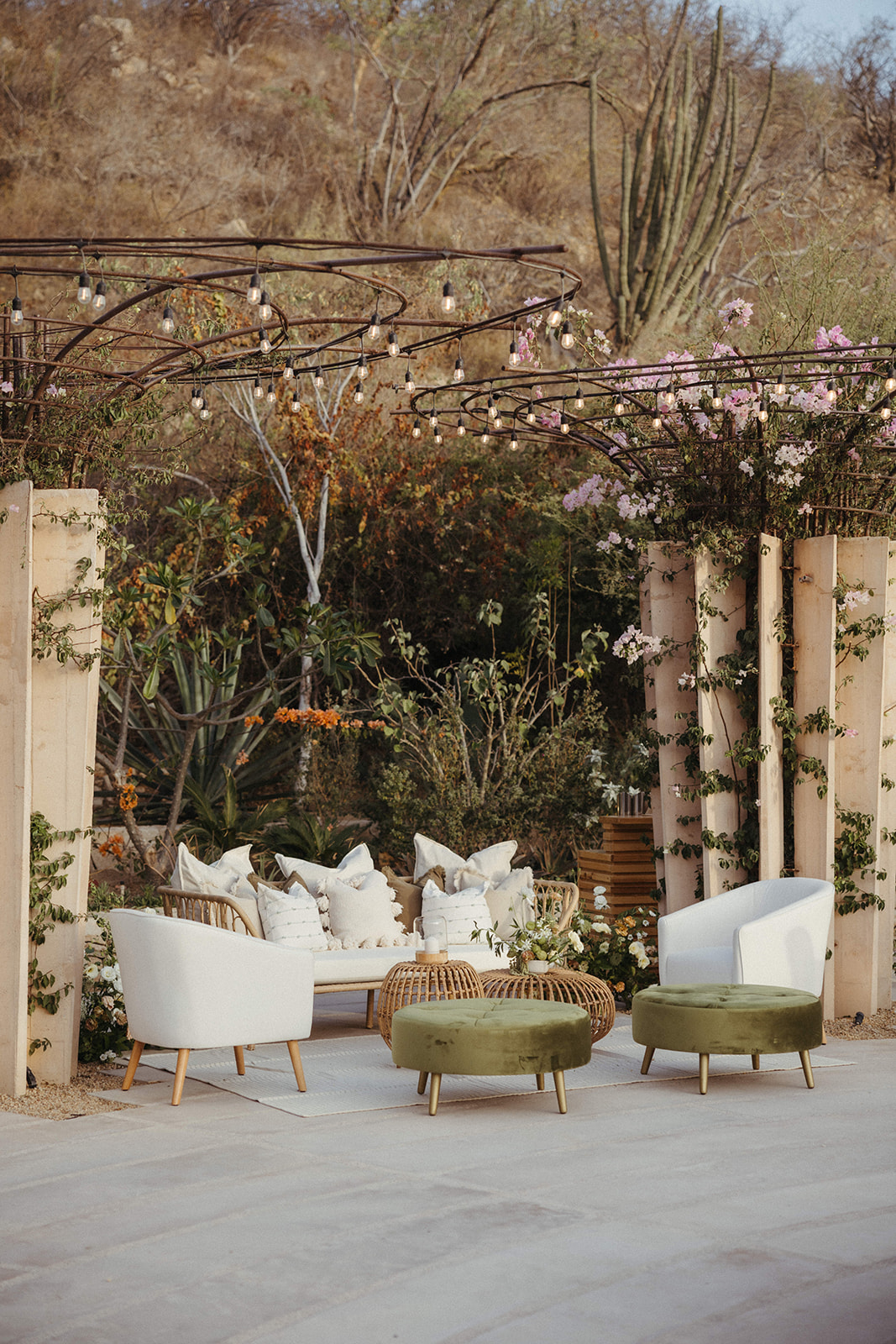 A Destination Wedding in Cabo Filled With Texture and Romance