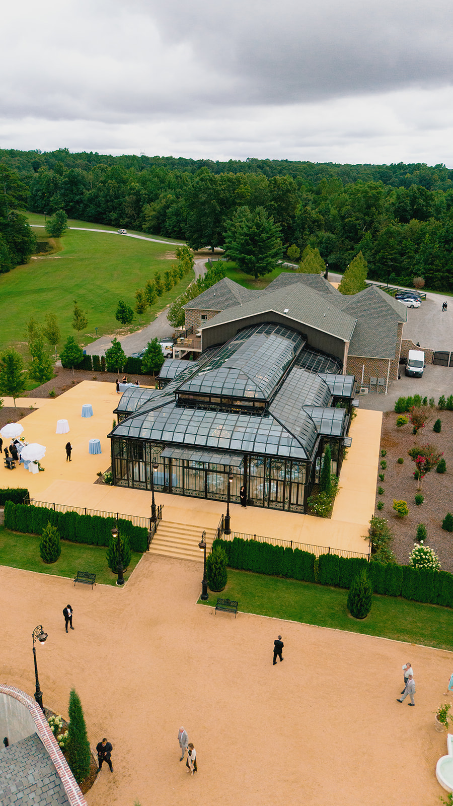 A Romantic Fairytale Wedding With a Surprise Exit