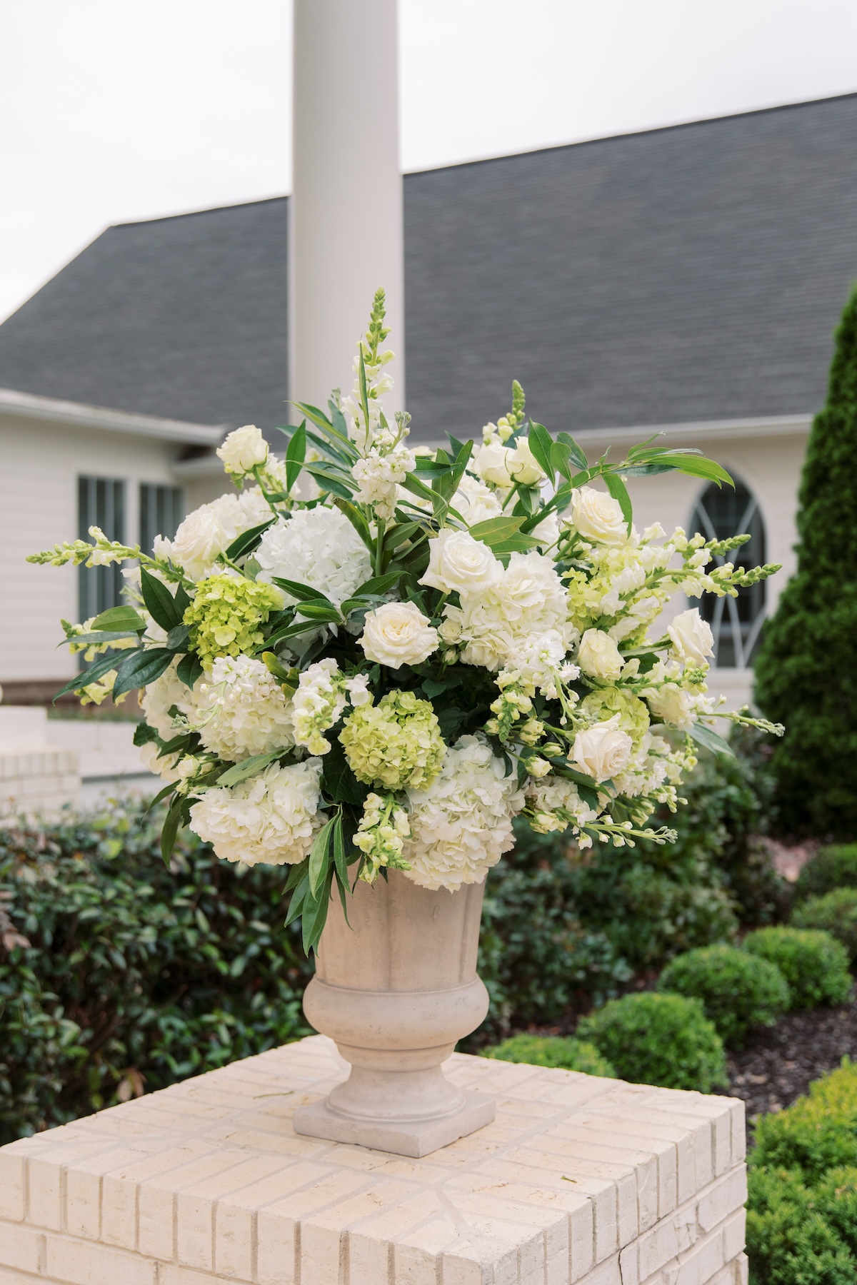 A Charming Southern Wedding with an Old-Money Aesthetic