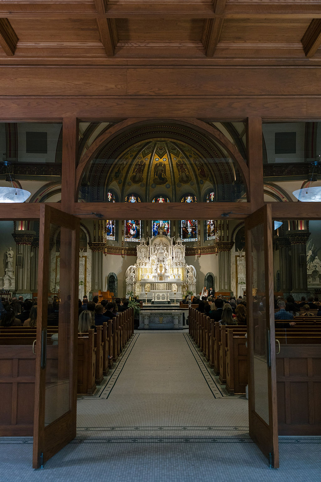 A Chicago Wedding Complemented by Timeless Design