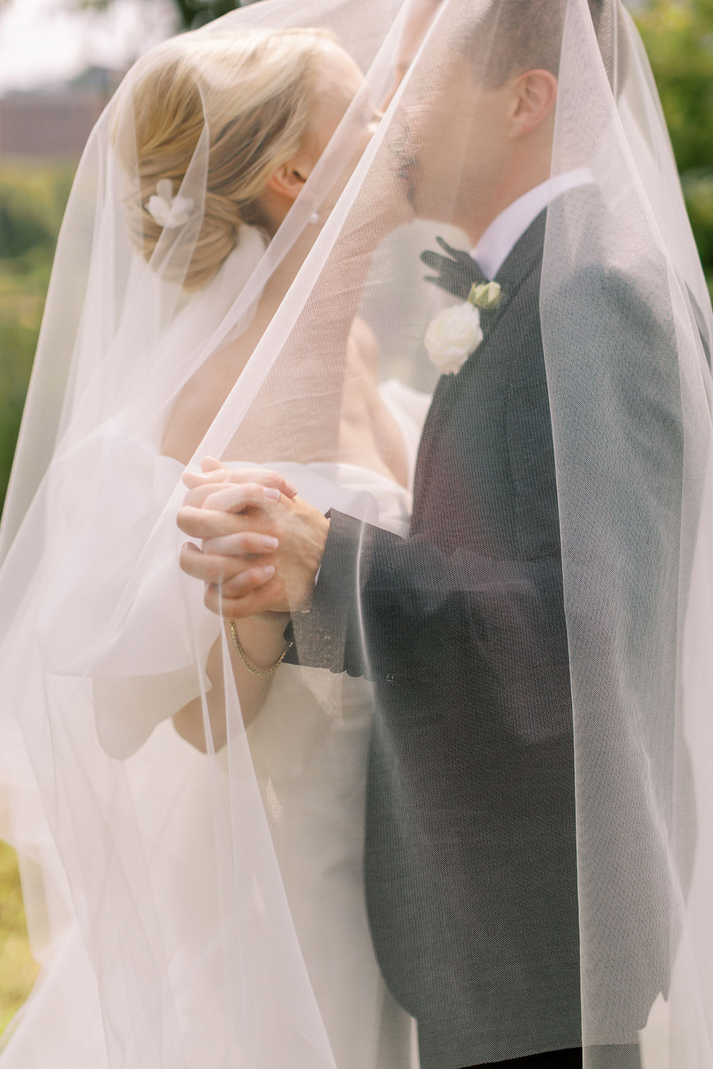 What Your Wedding Planner Really Does on Wedding Day | Inspired By This