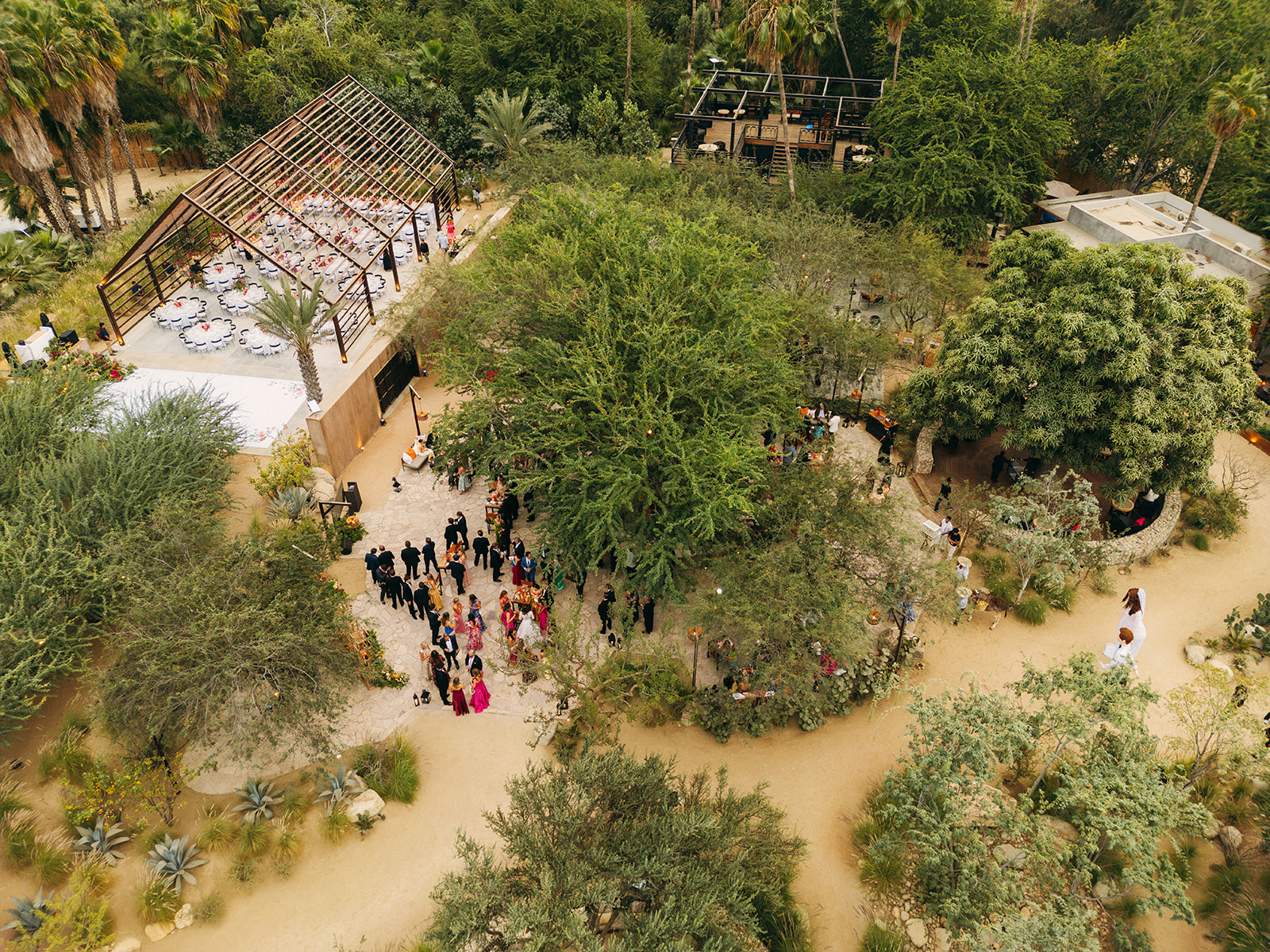 What Your Wedding Planner Really Does on Wedding Day | Inspired By This