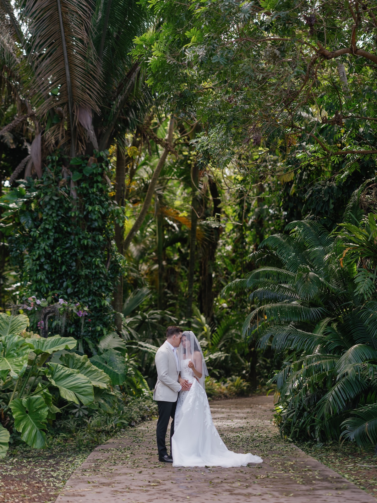 An Intimate Miami Wedding With Chapel Vows and a Romantic Dinner