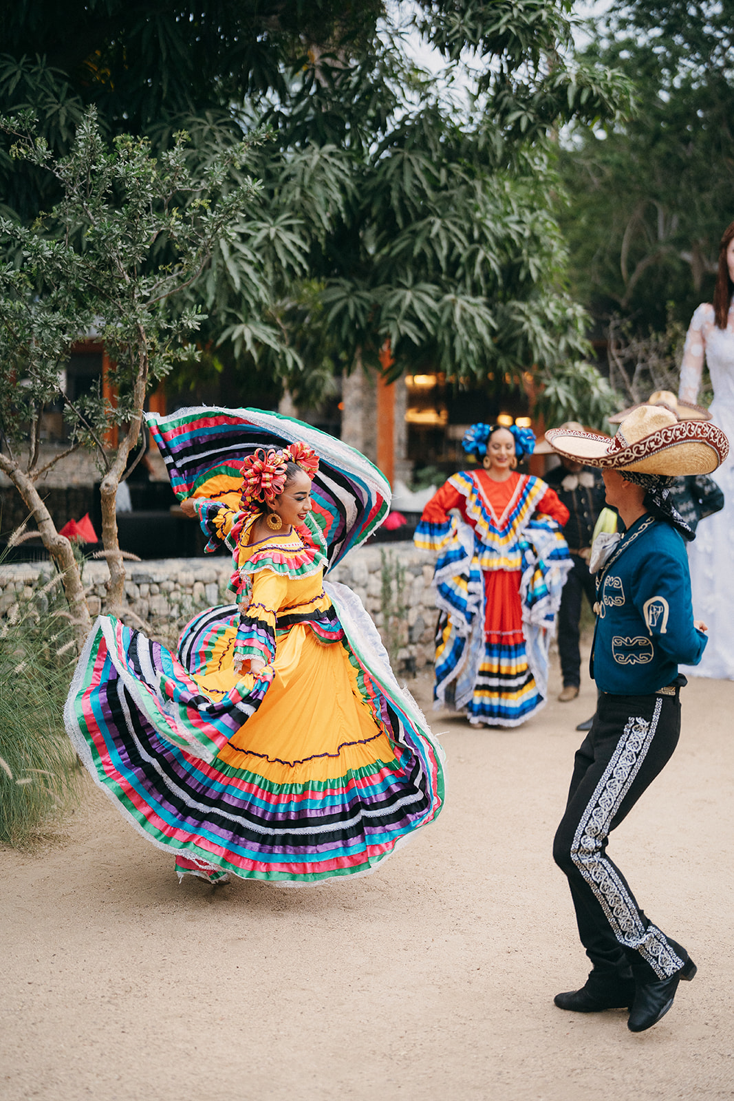 What Your Wedding Planner Really Does on Wedding Day | Inspired By This