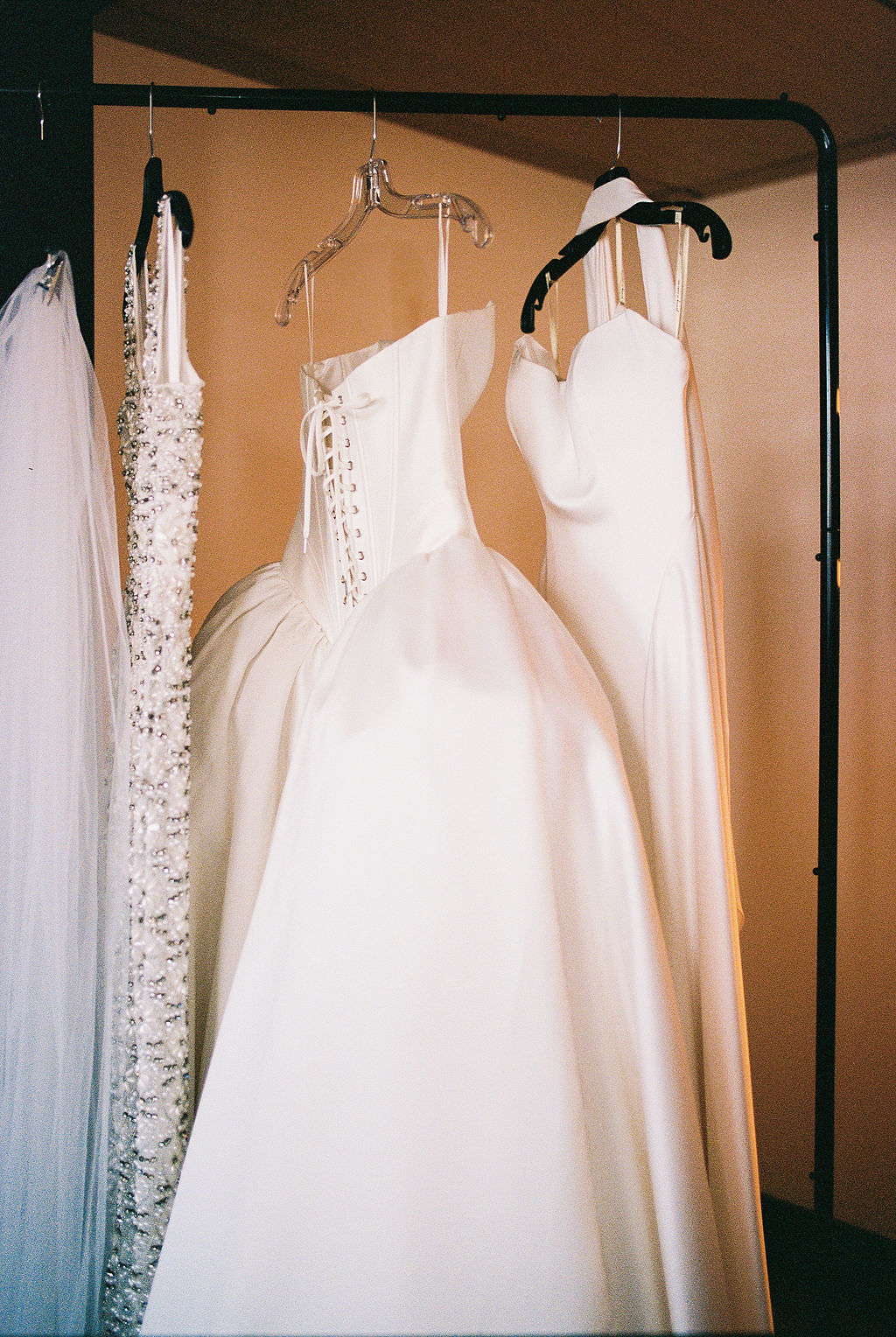 A Timeless Wedding at the Detroit Institute of Arts for Paige Mobley and Kaleb Tarczewski