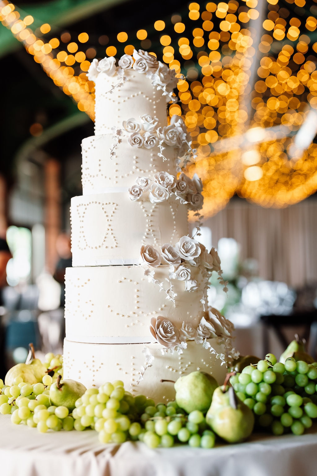 A Chicago Wedding Strikingly Modern & Romantic