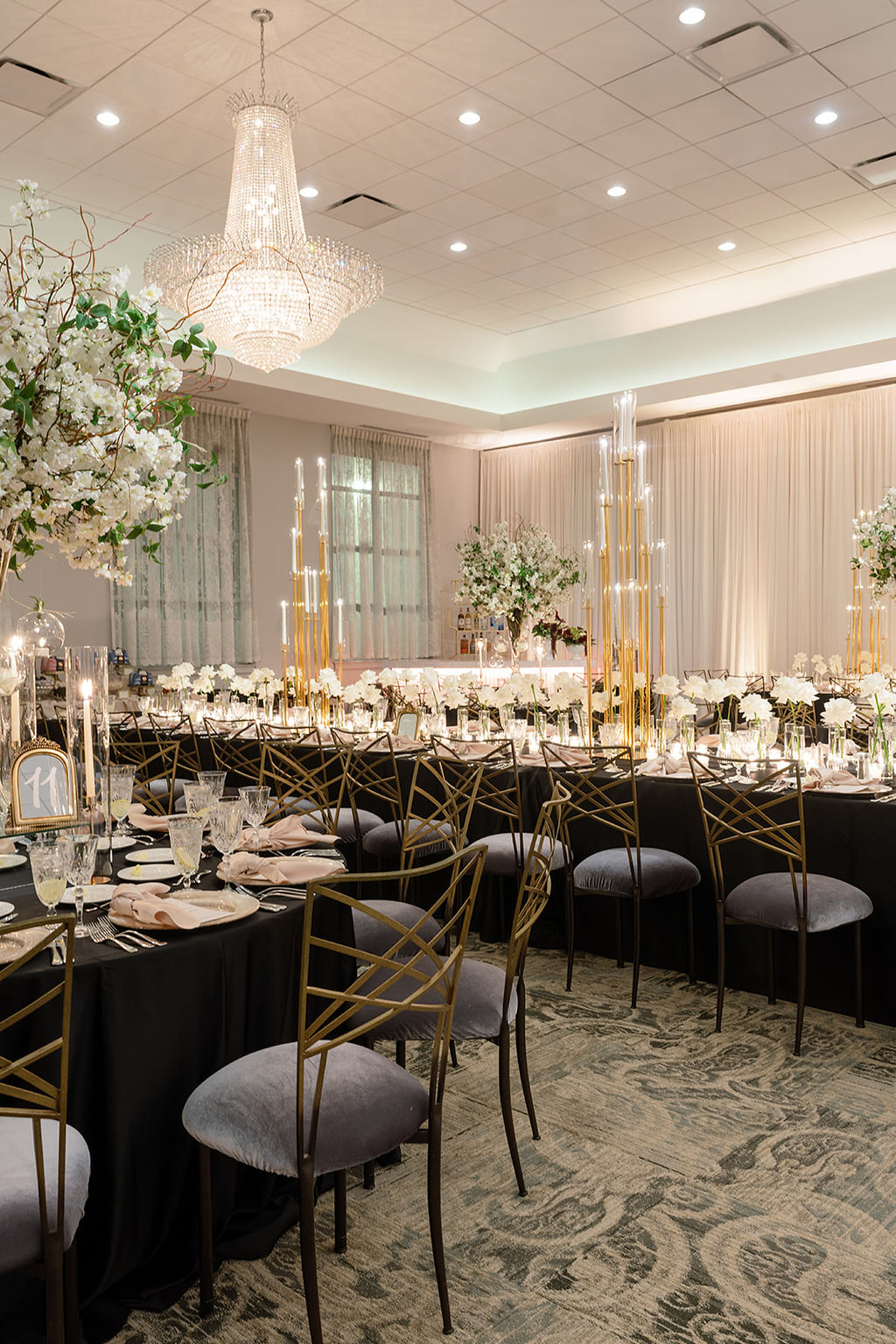 A Historic, Italian-Inspired Wedding at Cuneo Mansion & Gardens